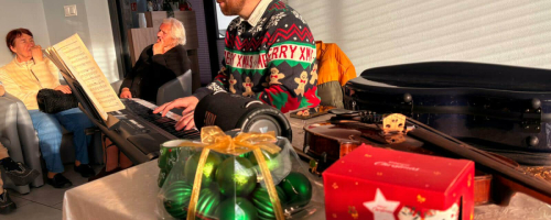 Muzykoterapia w COM - wspólne kolędowanie - 24.11.25